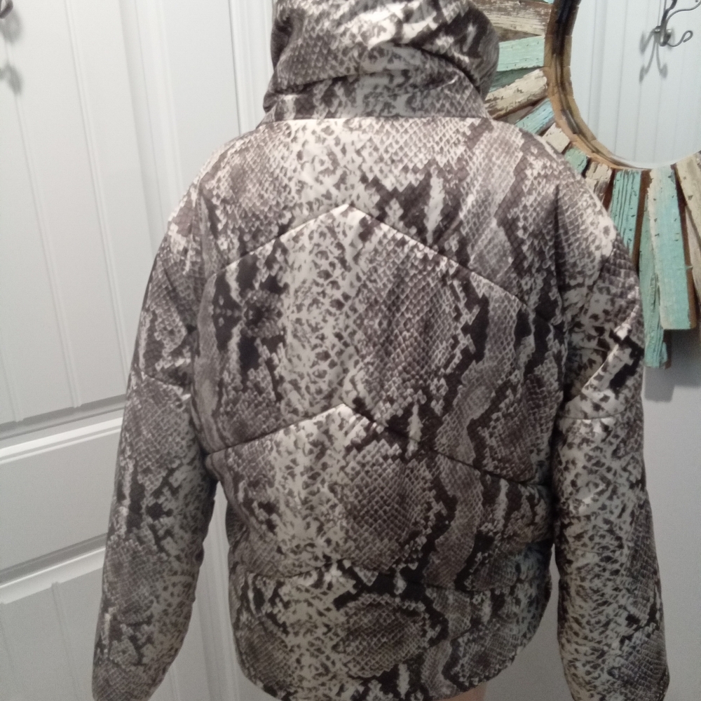 ME JANE size L. Women's Snake Print Puffer Jacket - Picture 11 of 14